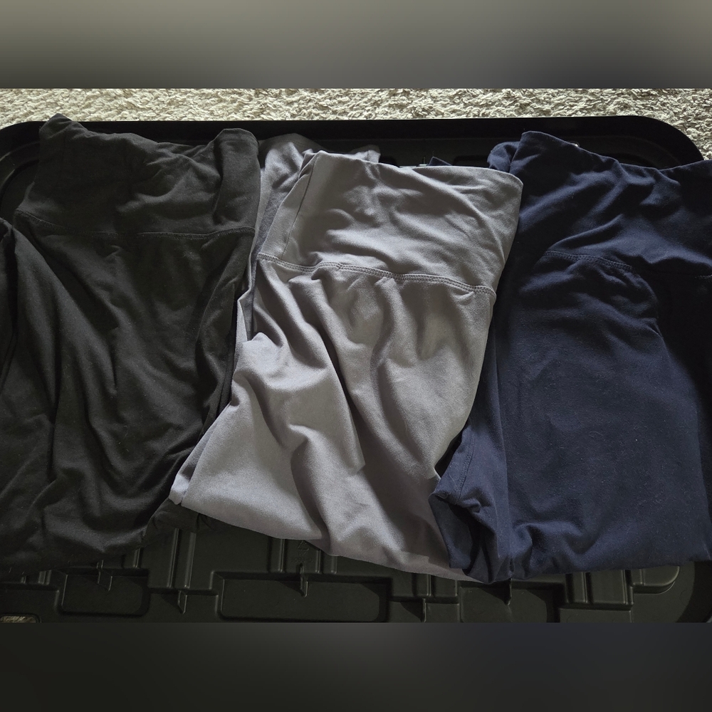 3 Capri Leggings in Black, Gray, and Navy